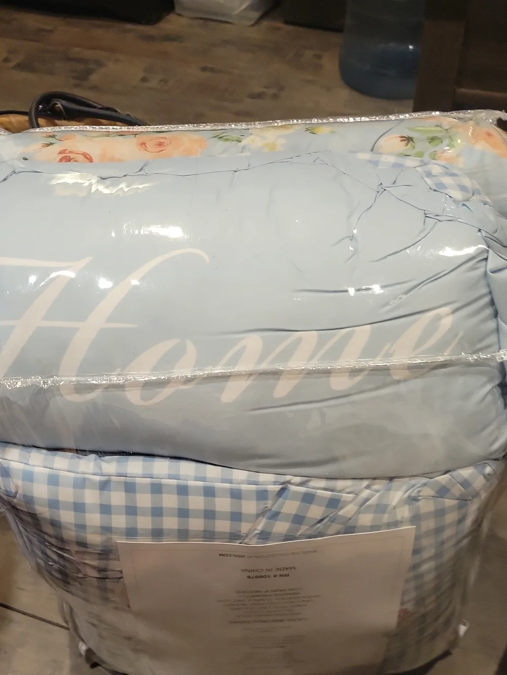 Blue Gingham & Cottage Rose King Comfortor W/ 2 King Shams & 3 Throw Pillows/NWT
